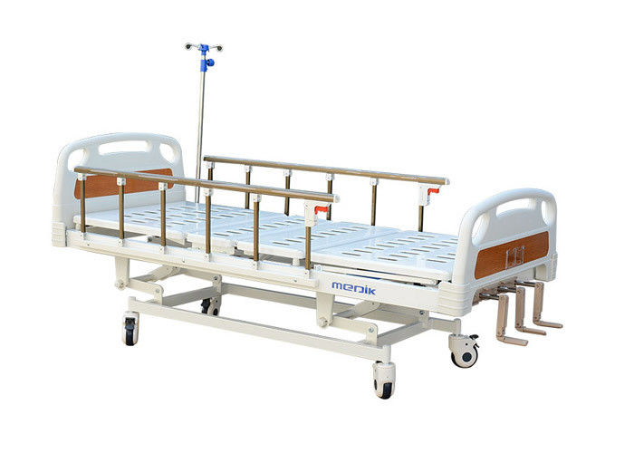 Κινητό χειρωνακτικό νοσοκομειακό κρεβάτι για το γενικό θάλαμο, πλευρικά κιγκλιδώματα κραμάτων αργιλίου
