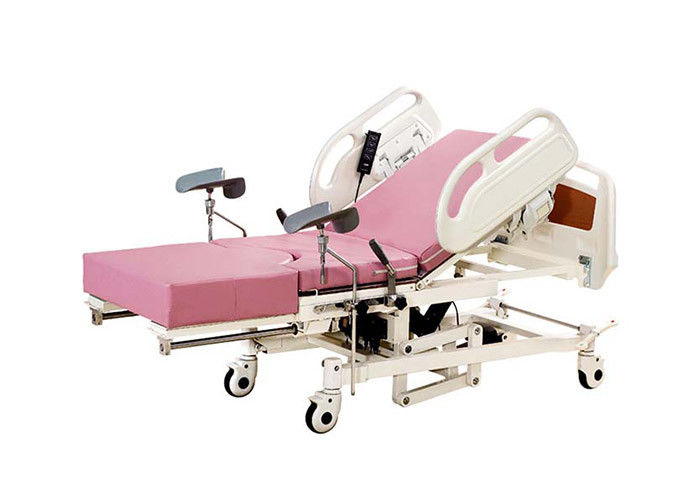 Μακρινό κρεβάτι μητρότητας ελεγκτών ιατρικό με τον τηλεσκοπικό λειτουργώντας πίνακα